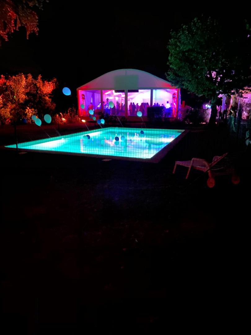 Location éclairage extérieur, mariage soirée AMS Locations 38090 https://www.ams-locations.com