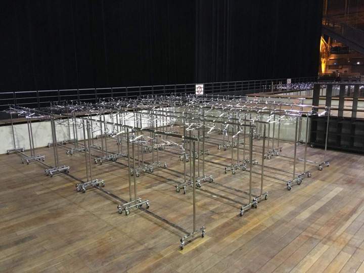 Disponible avec carnets de tickets et cintres suppémentaires