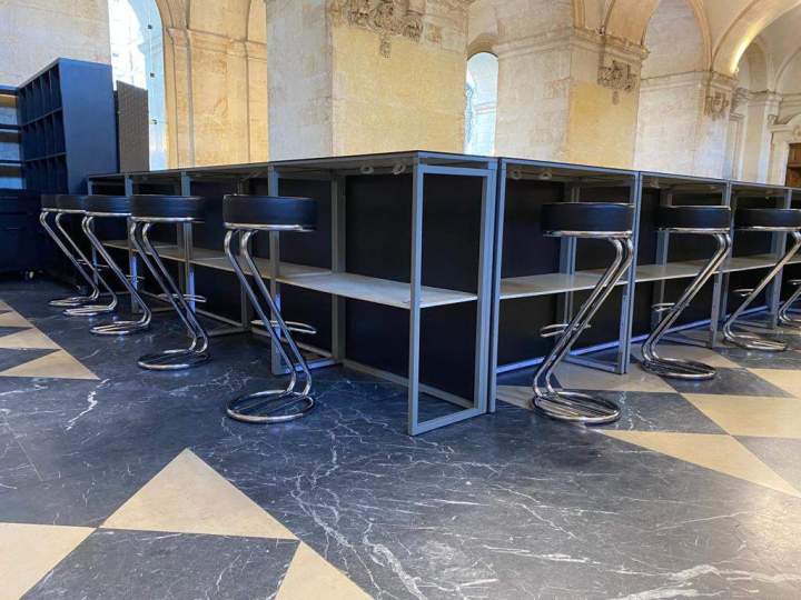 Tabouret Z de bar et siège hotesse