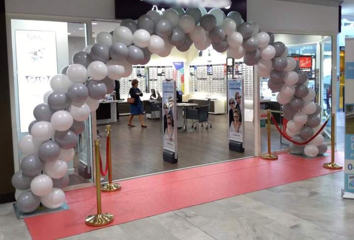 Coloris disponible : rouge, gris, bleu électrique, noir et bordeaux.